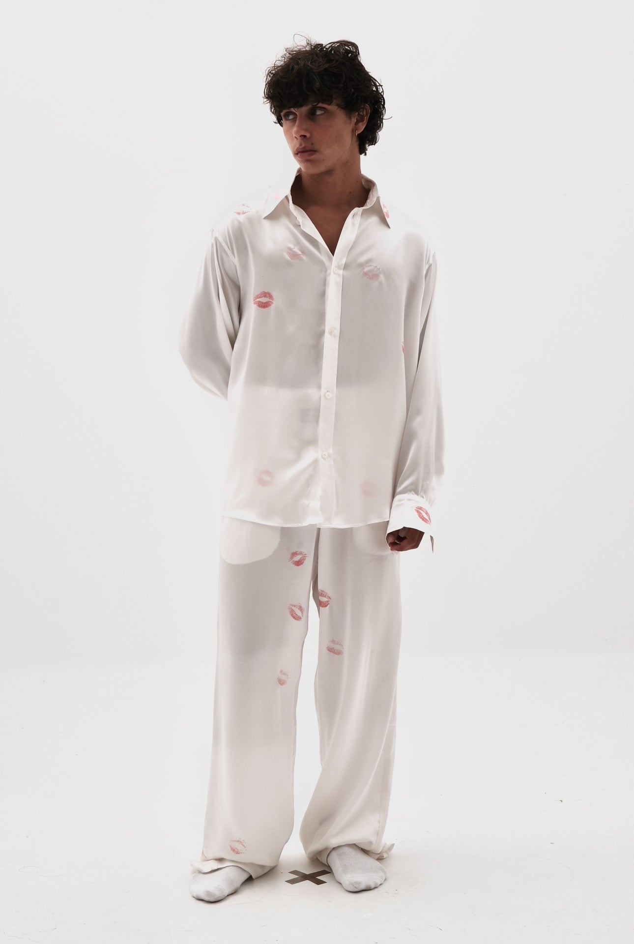 White shirt with a kiss print