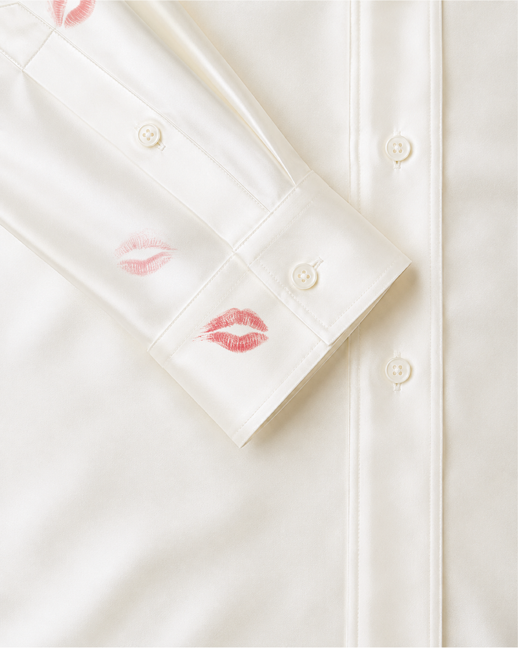 White shirt with a kiss print